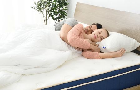 Sweetnight 8-inch Hybrid Mattress.