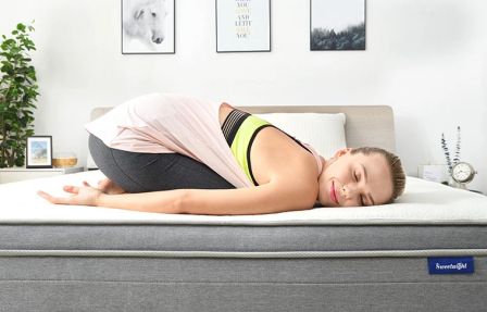 Sweetnight Pillow-Top 10-Inch Spring Mattress.