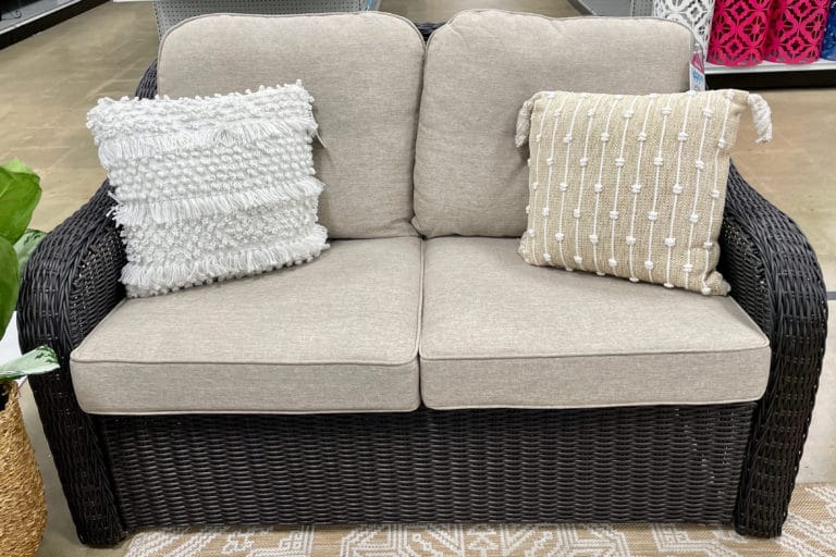 Loveseat Vs Futon - A Detailed Comparison